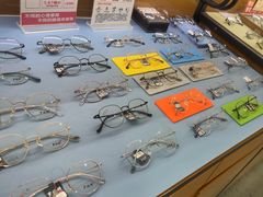 -罗伯特眼镜·蔡司官方授权(罗湖国贸店)