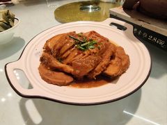 -刘姐啤酒鱼民族演艺餐厅(西街总店)