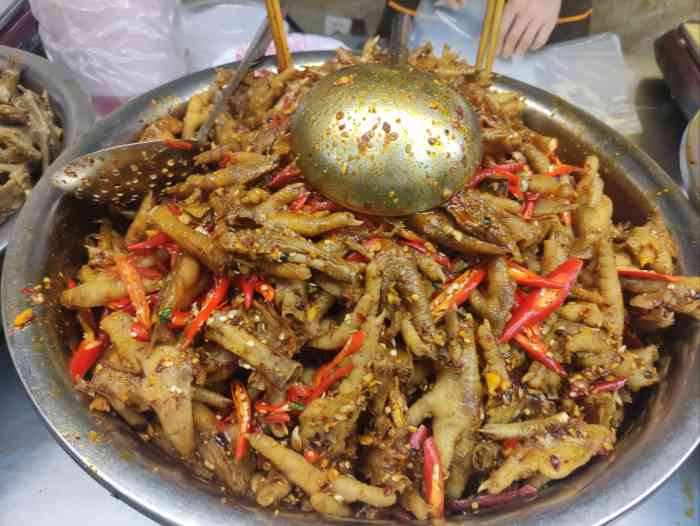 嘉州九妹凤爪(乐山总店)-"来乐山打卡,九妹凤爪是我和姐姐心心念念的.