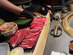 -铭牛烧肉·和牛海鲜自助(高新月牙湖店)