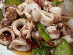 葱爆鱿鱼-三姐妹平价海鲜