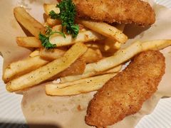 炸鱼薯角-JINNS锦时 steak&pizza(浸信会礼拜堂旧址店)