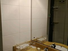 -爱舍海岸酒店(香港中路五四广场店)