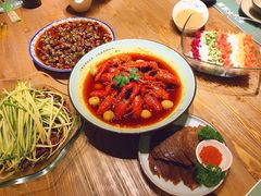 -临界音乐酒馆·小龙虾·江湖菜(华熙LIVE·鱼洞店)
