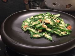 蒜炒秋葵-马仕玖煲·融合菜·酥不腻烤鸭(人大店)