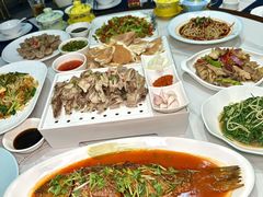 -民族手抓羊肉馆·滩羊手抓·烤全羊