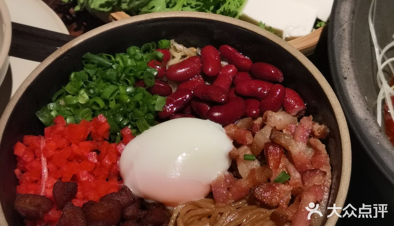 二刷野果 点了上次没点的 排骨锅--里面排骨还是蛮多的