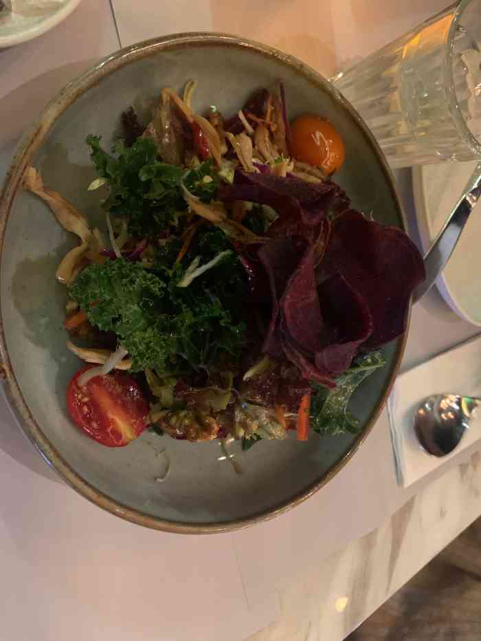 vesta bistro-"中午随便挑了这家店,外观看上去不错就进去.