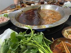 -重庆故事姊妹老火锅(财经学院店)