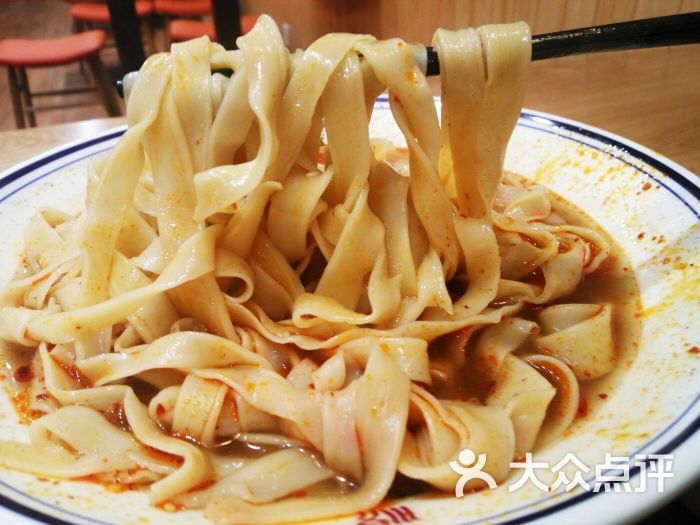 鼎义丰手工牛肉面韭叶拉面图片 - 第3张