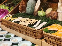 -雍容荟活帝王蟹活龙虾自助(苏宁旗舰店)