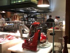 -恰餐厅及酒吧 CHAR Bar & Grill (北京丽都皇冠假日店)