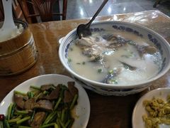 鱼头豆腐汤-红灯笼龙凤饭店(宁波老字号店)