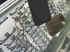 -阿波罗眼镜·蔡司授权店(孙厝店)