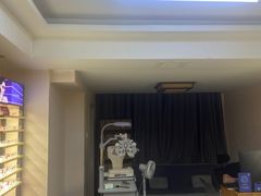 -优医视平价眼镜超市蔡司依视路折扣(小马厂店)