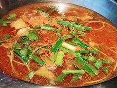 -野山舂·贵州现舂酸汤火锅(鸿通城店)