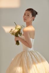 -至臻微拉婚纱摄影