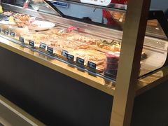 面包甜点陈列柜-久久丫鸭脖(金鸡湖欧尚店)