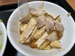 -松树干拌面店