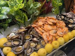 -广州万富希尔顿酒店·感趣自助餐厅·金秋蟹宴生蚝海鲜刺身