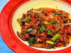 小炒腊拱嘴-有红鸡毛店·川菜(建设路店)