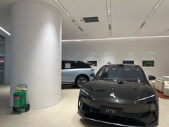 -蔚来空间(北京颐堤港店)