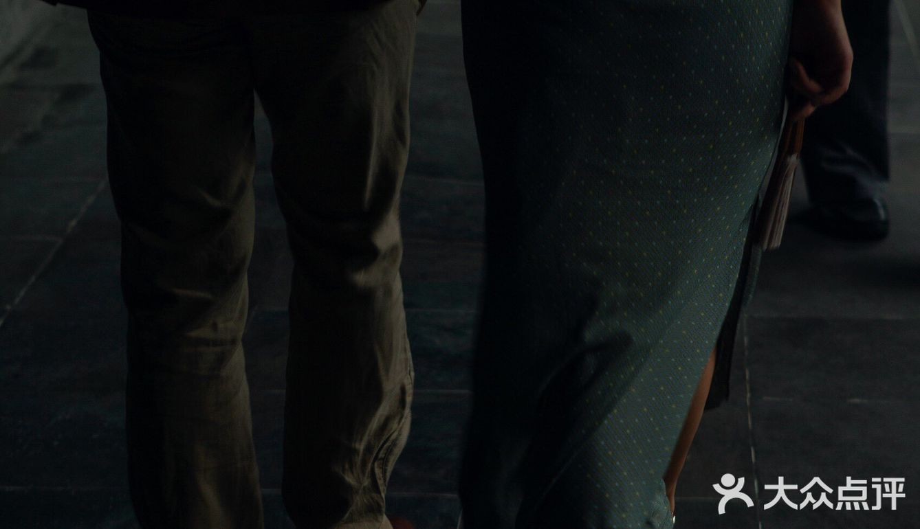 将新娘的身材展现的淋漓尽致