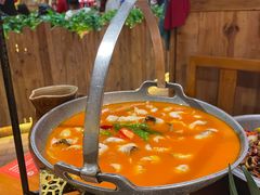 -老滇山寨•云南特色菜•地方菜•民族风情歌舞表演(金碧店)