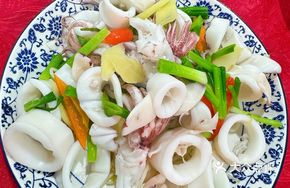 Steamed Small Fish with Boiled Sauce