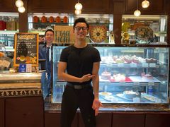 -上海和平饭店维克多咖啡厅 Victor's