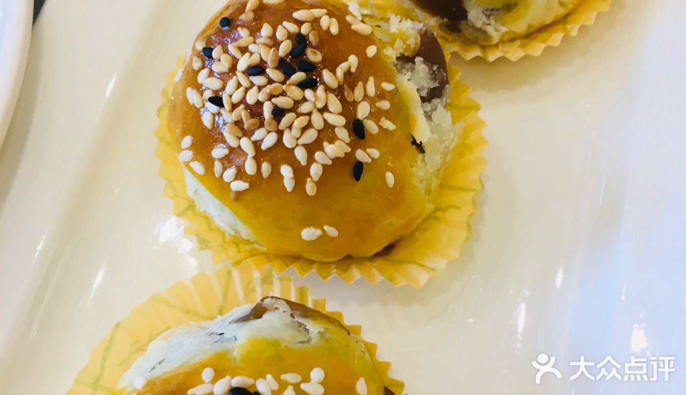 特色大餐包差不多每桌都点，特价