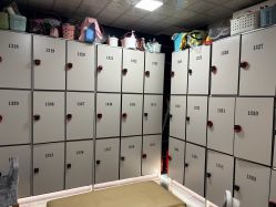 -威思丽高温瑜伽会馆