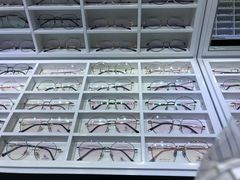 -臻美视爵眼镜·明月·依视路·蔡司折扣店(广渠门店)