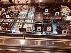 -VENCHI 闻绮(北京国贸商城店)