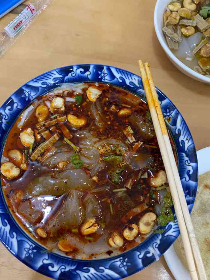 小媳妇凉粉(浑源店)-"很出名的店,特意来尝尝,第一次吃口感真不.