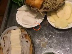 -洞庭洲·防空洞火锅·烧烤·铜锅涮肉(新百广场店)