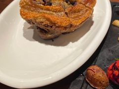 自酿啤酒脆皮烤猪肘-Ambra Haus琥珀屋精酿餐厅(宝山店)