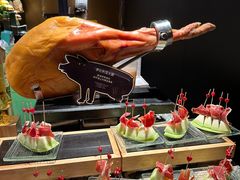 -雍容荟帝王蟹活龙虾展台自助(IFS黑金店)