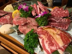 黑牛六拼-明洞阿姨·韩式酱蟹烤肉·创意料理(三元桥店)