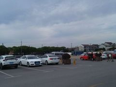 -新场古镇-停车场