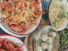 -老街烧烤大排档·地道湖北菜·龙虾馆(汉口火车站店)