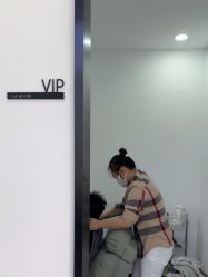 -V7 HAIR SALON