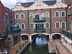 -钟书阁(松江泰晤士小镇店)