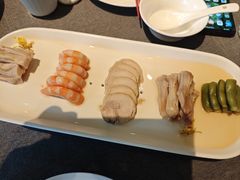 -HOMES上海本帮菜(襄阳公园店)