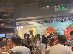 大堂-開籠雀冰室(同和金铂店)
