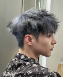-一家只做男发烫染的店