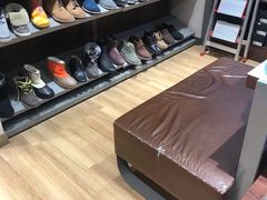 -UGG(燕莎奥特莱斯购物中心店)
