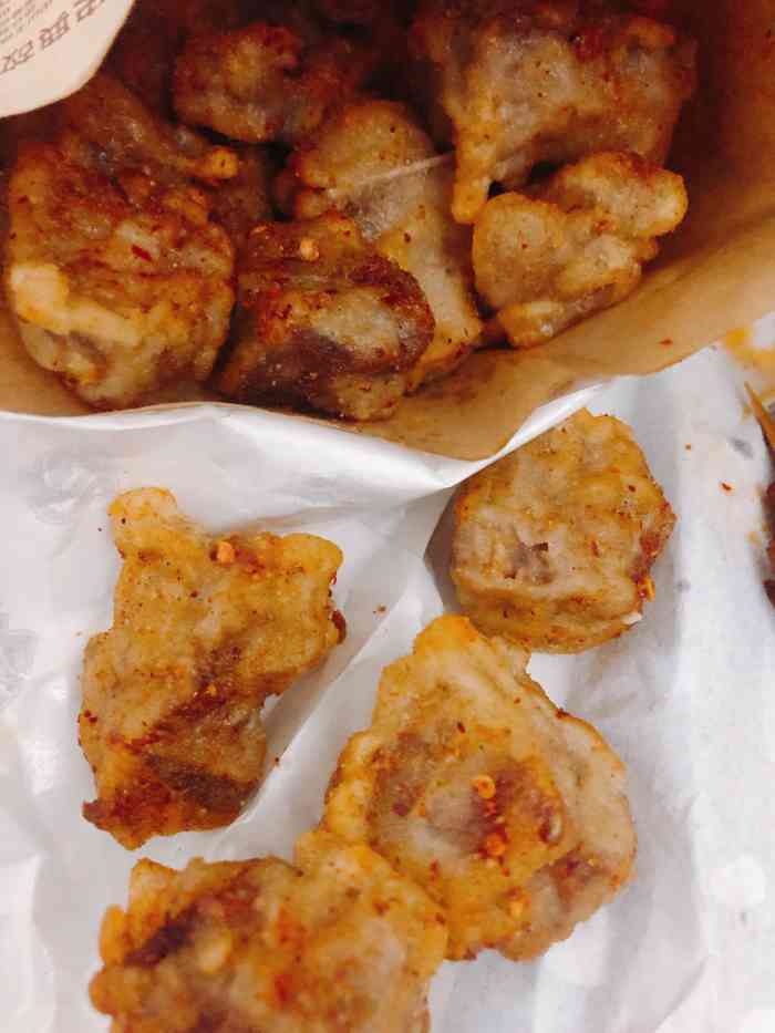 酥排小串(后瑞店)-"[环境]于8.21刚开业,门面小小的,就.