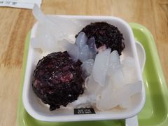海底椰白雪黑糯米-满记甜品(王府井北京市百货大楼店)