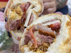 -Bánh Mì Huynh Hoa